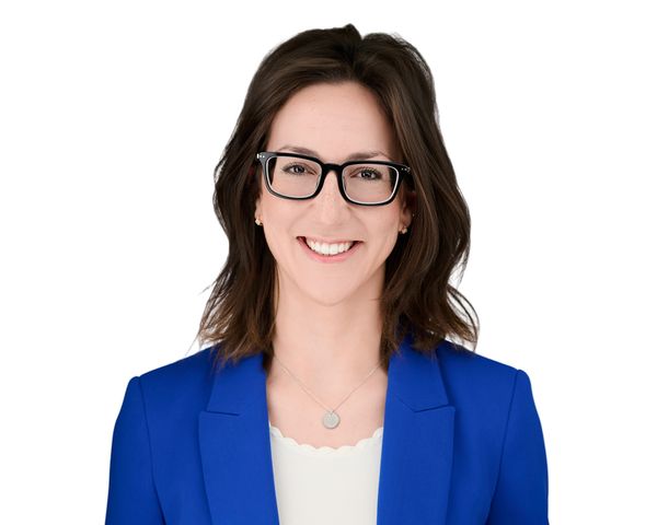 Julia Bairos, Real Estate Consultant